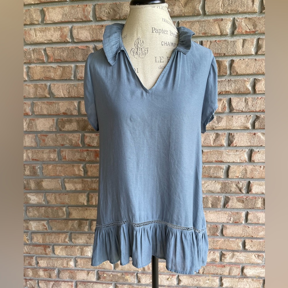 Anthropologie RO&DE Women's Short Sleeve V-neck Top with Ruffle Hem.